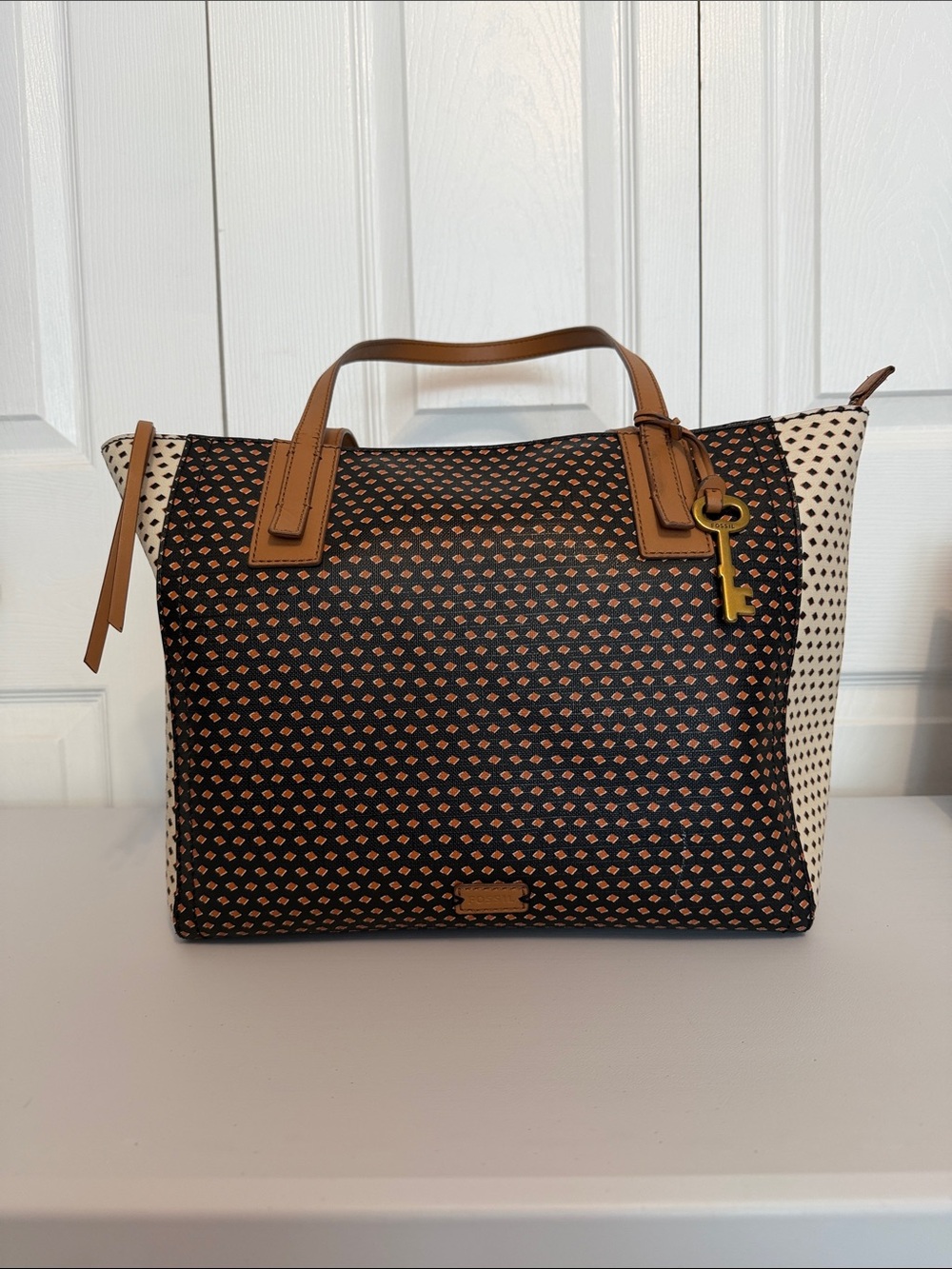 Fossil Emma Black & Cream Patterned Tote with Key Charm